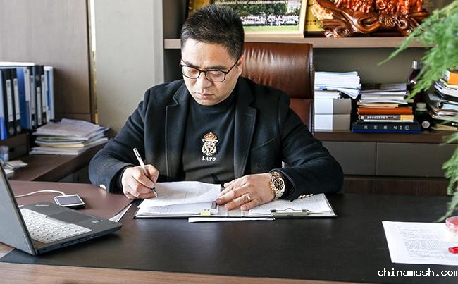 新利188销售总监谢选理先生-轩盛塑料托盘生产厂家